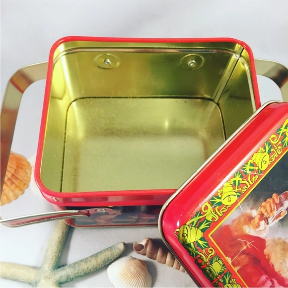 COCA COLA Santa Collectors Vintage Christmas Handled Coke Tin - Picture 3 of 6